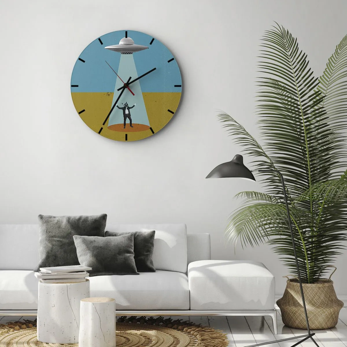 Nástěnné hodiny - Muž osvětlený paprskem UFO na pozadí pouště. - 30x30cm - Blízké setkání - Moderní nástěnná dekorace do obývacího pokoje, kuchyně a ložnice ARTTOR