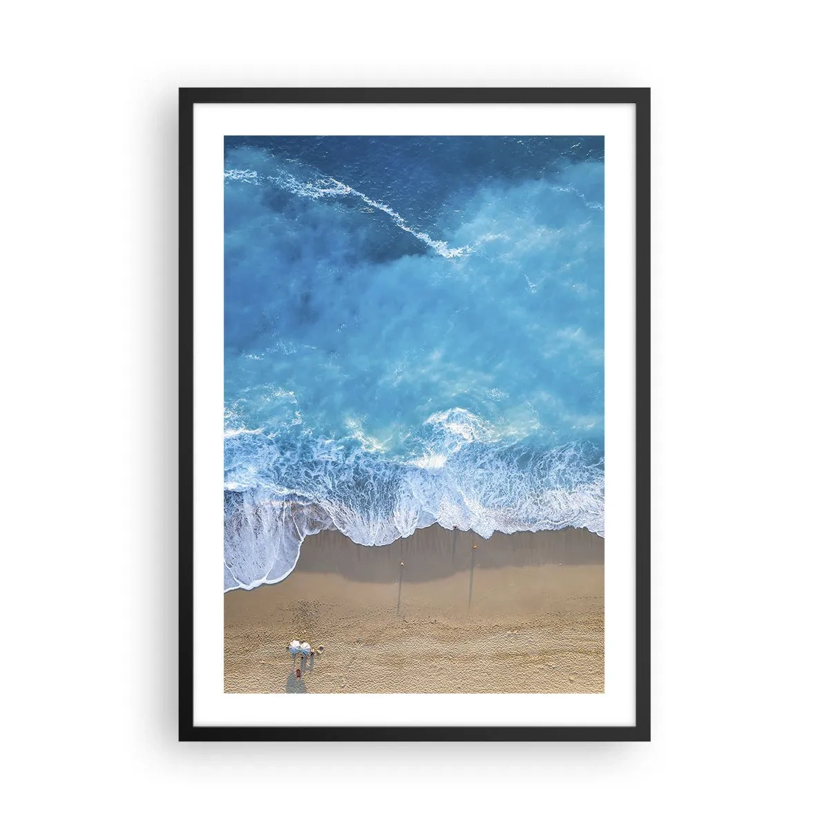 Plakát v černém rámu - Letecký pohled na oceánské vlny narážející na břeh - 50x70cm - Síla modři - Moderní nástěnná dekorace do obývacího pokoje a ložnice ARTTOR
