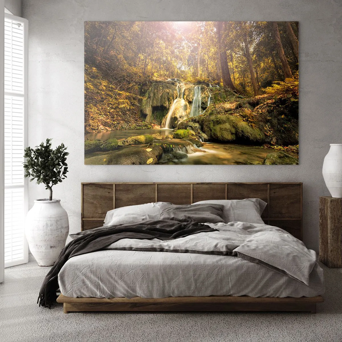 Obraz na skle - Lesní kaskáda v zeleni - 70x50cm - Lesní vodopád v zelené - Moderní nástěnná dekorace do obývacího pokoje a ložnice ARTTOR
