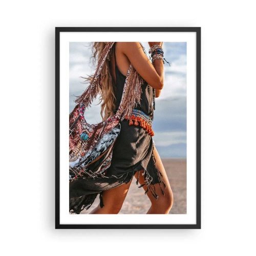 Plakát v černém rámu - Boho styl na pozadí pouštní krajiny - 50x70cm - Šamanovo děvče - Moderní nástěnná dekorace do obývacího pokoje a ložnice ARTTOR