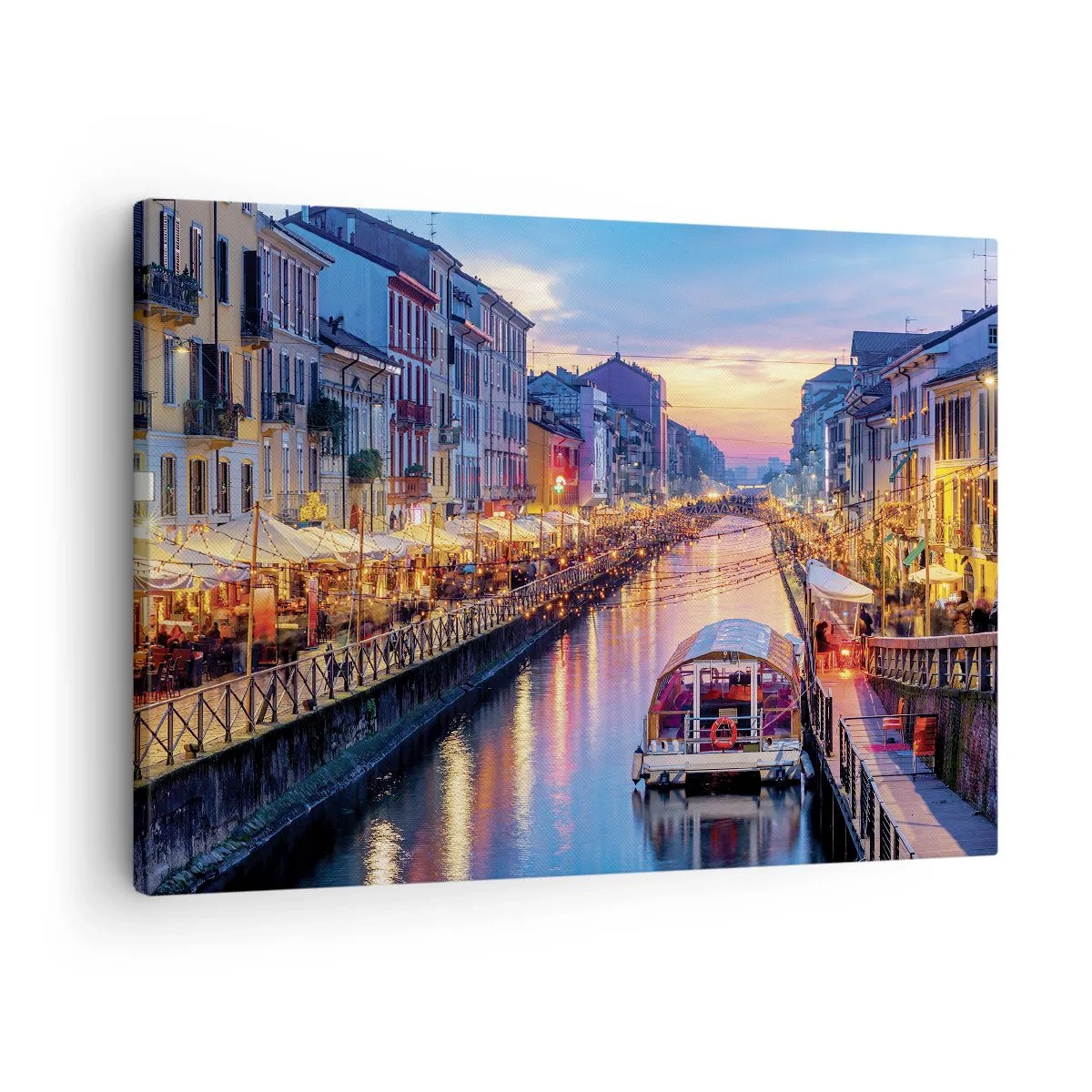 Obraz na plátně - Kanál s osvětlením obklopený barevnými budovami - 70x50cm - Večer plný světla a zábavy - Moderní nástěnná dekorace do obývacího pokoje a ložnice ARTTOR