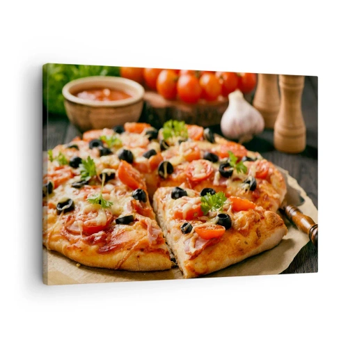 Obraz na plátně - Pizza s rajčaty, olivami a čerstvými bylinkami na stole - 70x50cm - Opět jsi měl štěstí - Moderní nástěnná dekorace do obývacího pokoje a ložnice ARTTOR