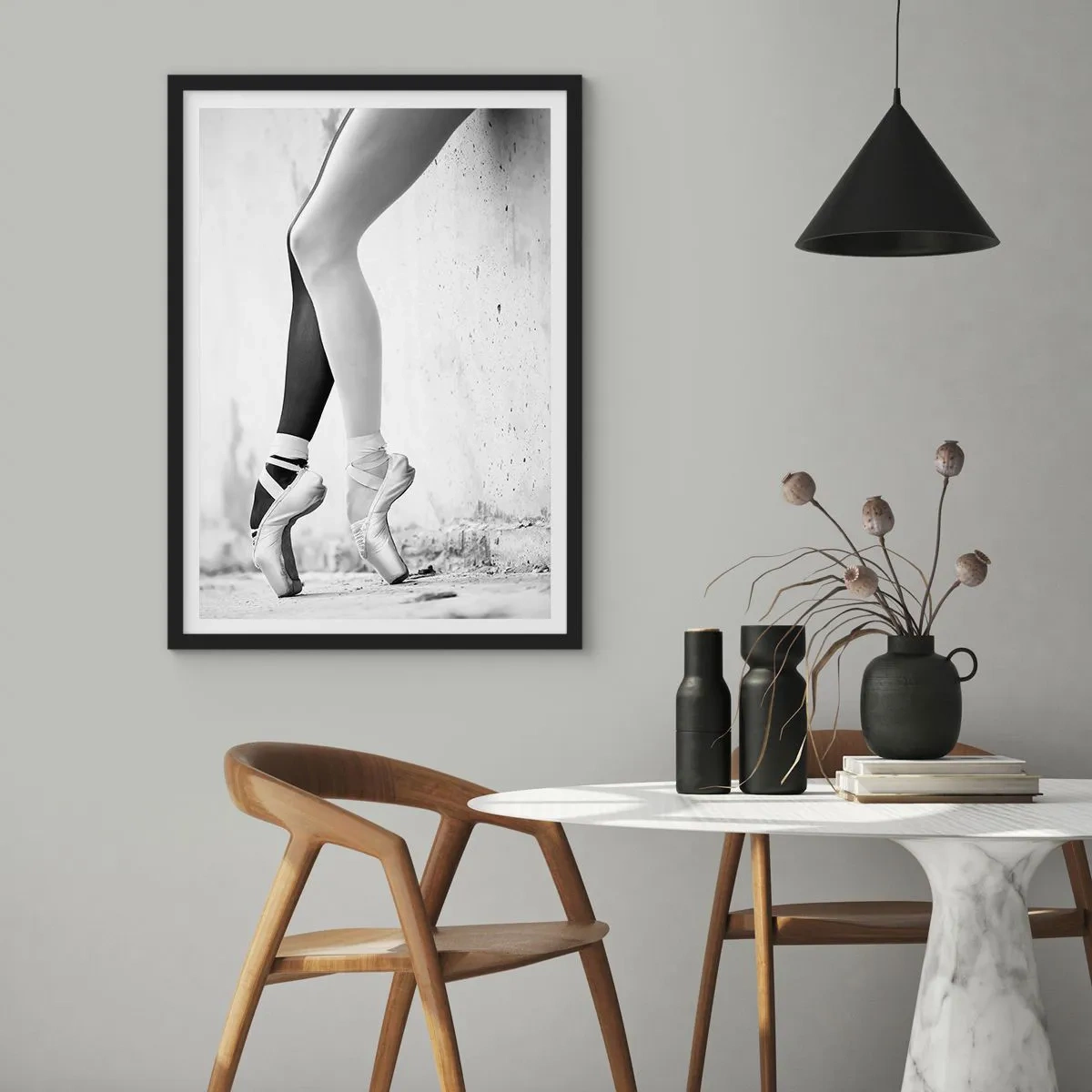 Plakát v černém rámu - Jemnost baletu - 50x70cm - Balerína, voila! - Moderní nástěnná dekorace do obývacího pokoje a ložnice ARTTOR