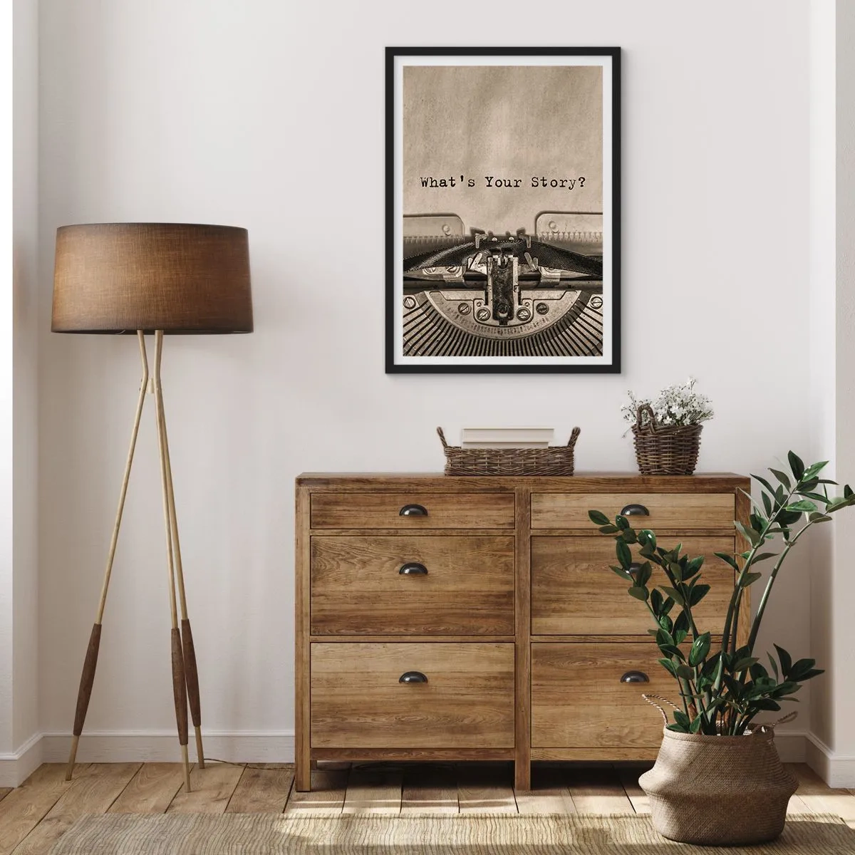 Plakát v černém rámu - Starý psací stroj s nápisem Jaký je tvůj příběh? - 50x70cm - Pověz mi - Moderní nástěnná dekorace do obývacího pokoje a ložnice ARTTOR