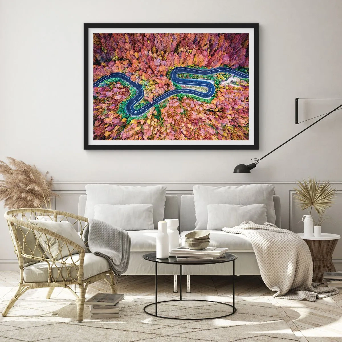 Plakát v černém rámu - Klikatá cesta lesem - 50x40 cm