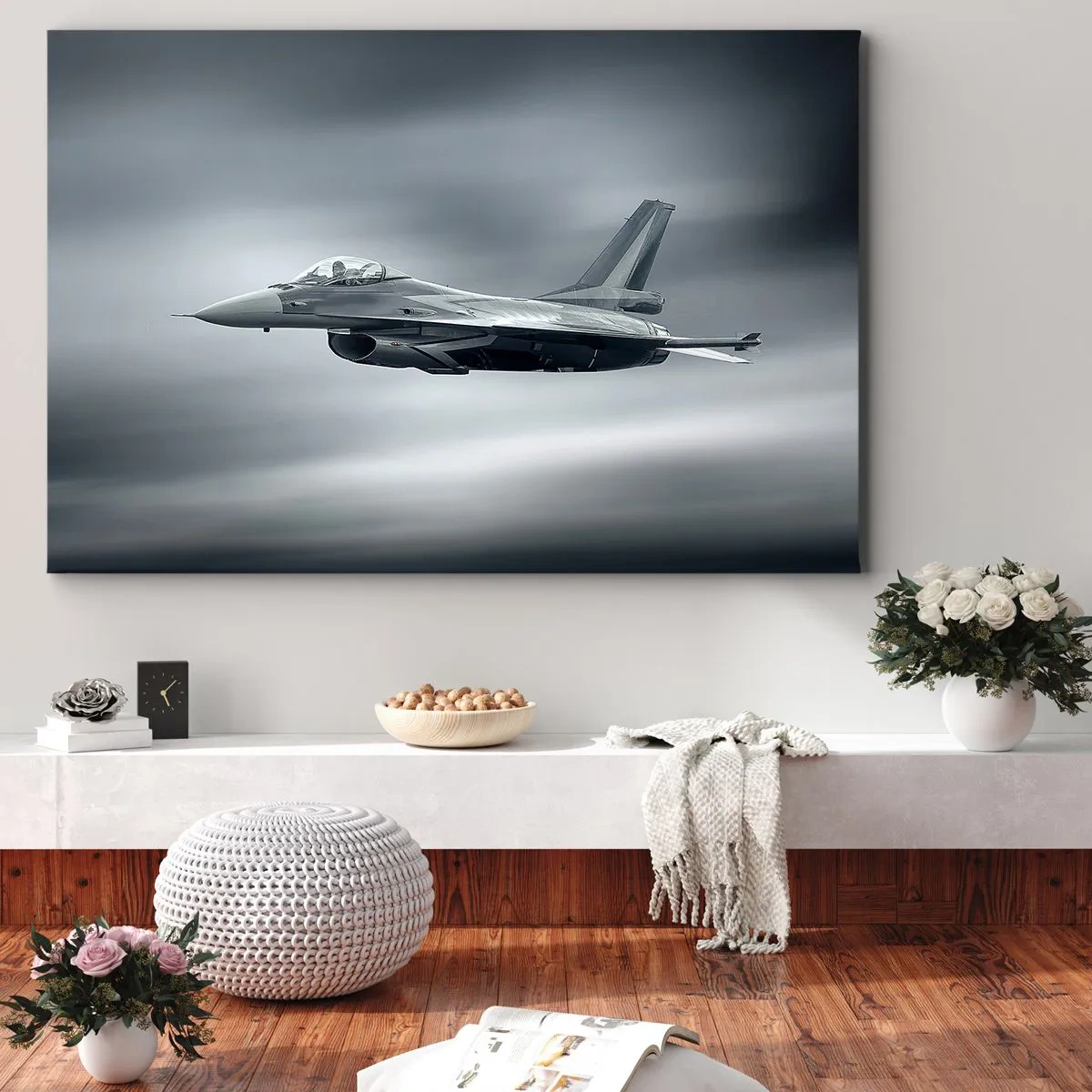 Obraz na plátně - Stíhačka za letu proti zatažené obloze - 70x50cm - Hodíš výzvu? - Moderní nástěnná dekorace do obývacího pokoje a ložnice ARTTOR