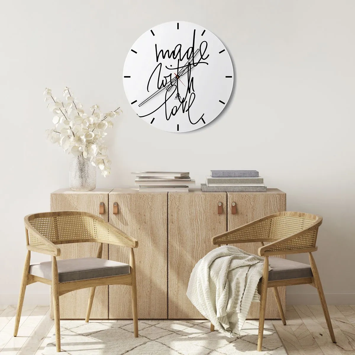 Nástěnné hodiny - Minimalistické hodiny s nápisem „Vyrobeno s láskou“ - 30x30cm - Nejlepší značka - Moderní nástěnná dekorace do obývacího pokoje, kuchyně a ložnice ARTTOR