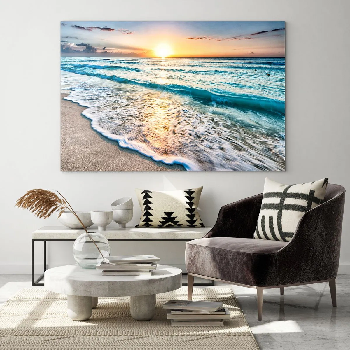 Obraz na skle - Pláž ráno s vlnami a východem slunce - 70x50cm - Výhled, který stojí za to - Moderní nástěnná dekorace do obývacího pokoje a ložnice ARTTOR