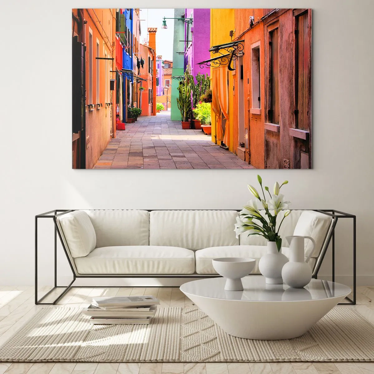 Obraz na skle - Barevná ulice s činžovními domy v teplých odstínech - 70x50cm - Duhová ulička - Moderní nástěnná dekorace do obývacího pokoje a ložnice ARTTOR
