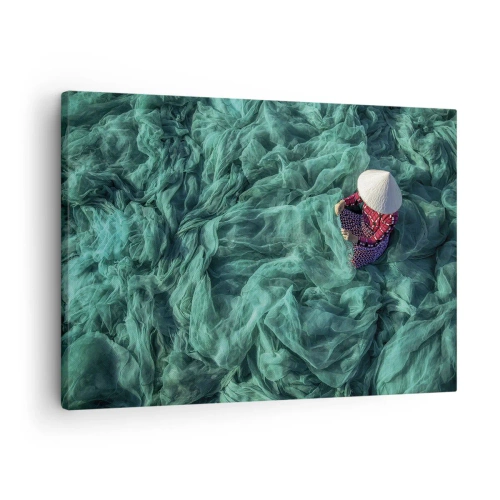 Obraz na plátně - Osoba s kloboukem mezi zelenými rybářskými sítěmi - 70x50cm - V moři sítí - Moderní nástěnná dekorace do obývacího pokoje a ložnice ARTTOR