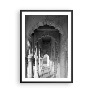 Plakát v černém rámu - Černobílá fotografie architektury se sloupy - 50x70cm - Tady se odehrávají příběhy Východu - Moderní nástěnná dekorace do obývacího pokoje a ložnice ARTTOR