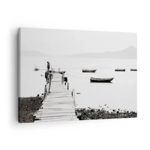 Obraz na plátně - Dřevěné molo a lodě na klidné vodě - 70x50cm - U tiché a čisté vody - Moderní nástěnná dekorace do obývacího pokoje a ložnice ARTTOR