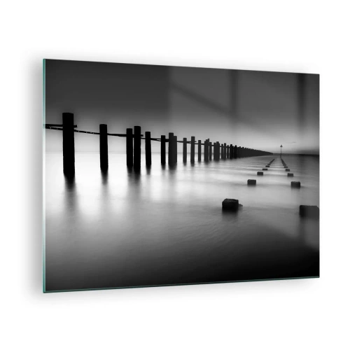 Obraz na skle - Minimalistické černobílé molo na klidné vodě - 70x50cm - Šedá dálka v mlze - Moderní nástěnná dekorace do obývacího pokoje a ložnice ARTTOR