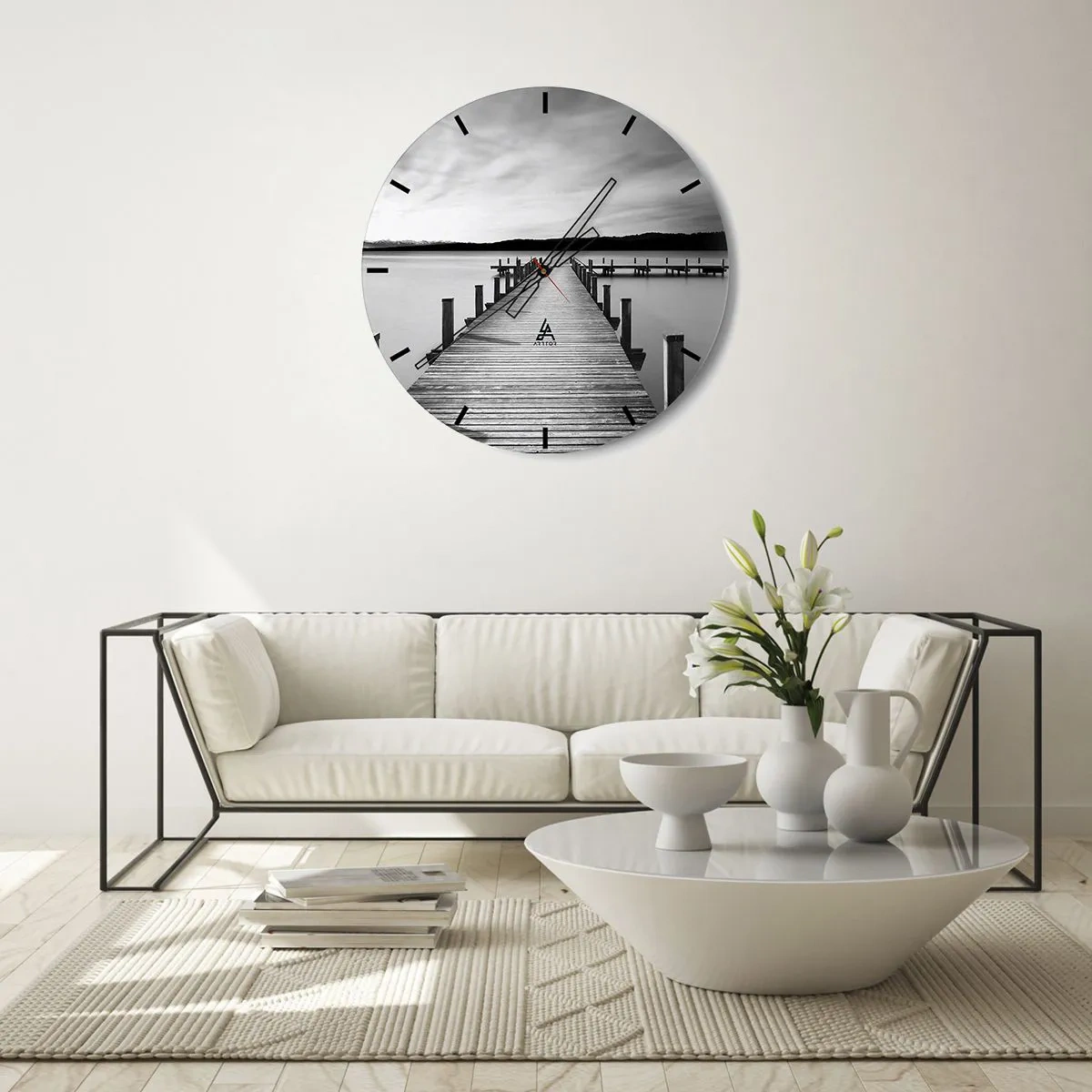 Nástěnné hodiny - Dřevěné molo vedoucí do hlubin klidného jezera - 30x30cm - U napajedla – klidu - Moderní nástěnná dekorace do obývacího pokoje, kuchyně a ložnice ARTTOR