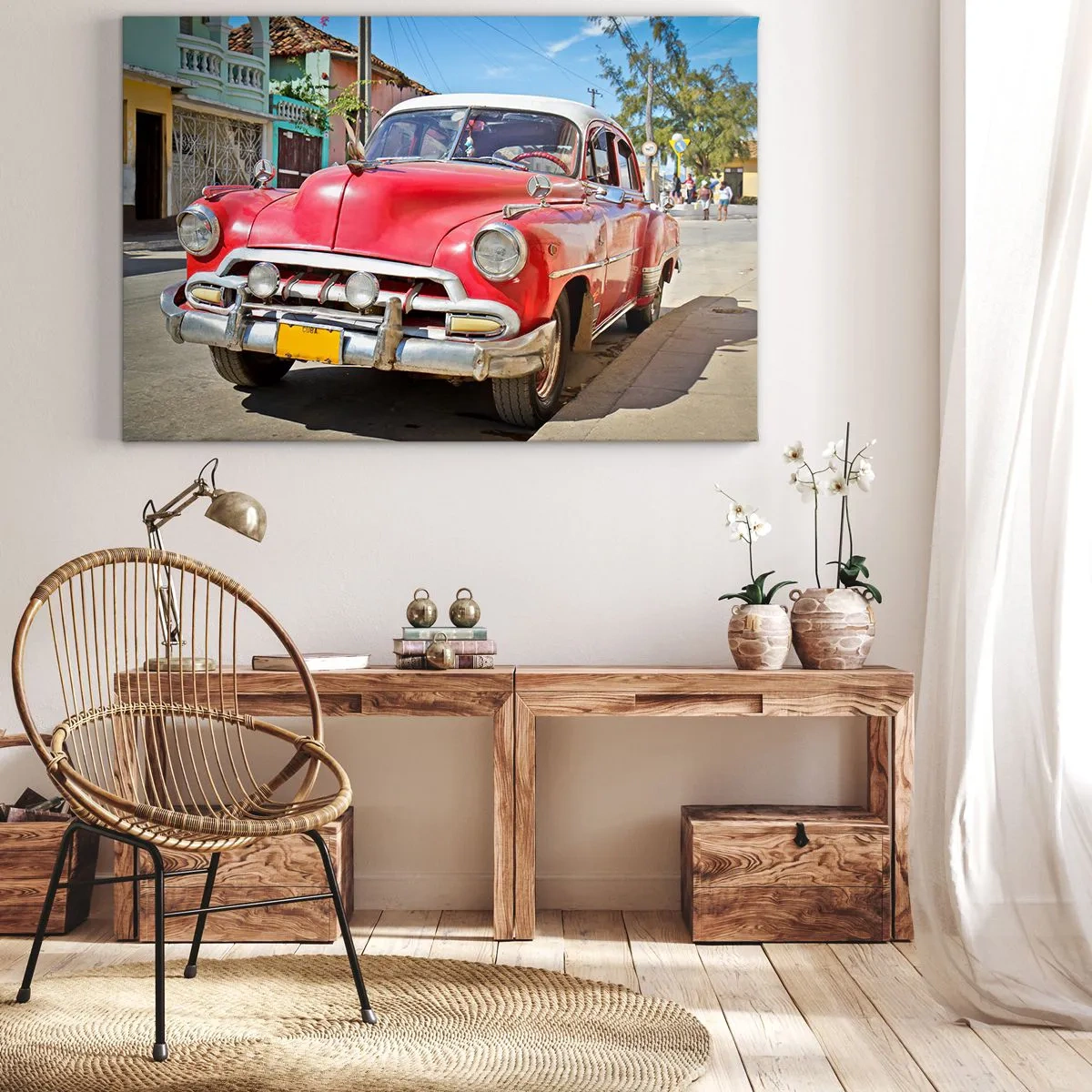 Obraz na plátně - Červené klasické auto zaparkované na ulici za slunečného dne - 70x50cm - Ještě jenom na Kubě - Moderní nástěnná dekorace do obývacího pokoje a ložnice ARTTOR