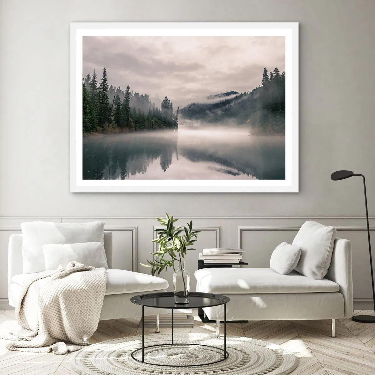 Plakát v bílém rámu - V zamyšlení, v mlze - 91x61 cm