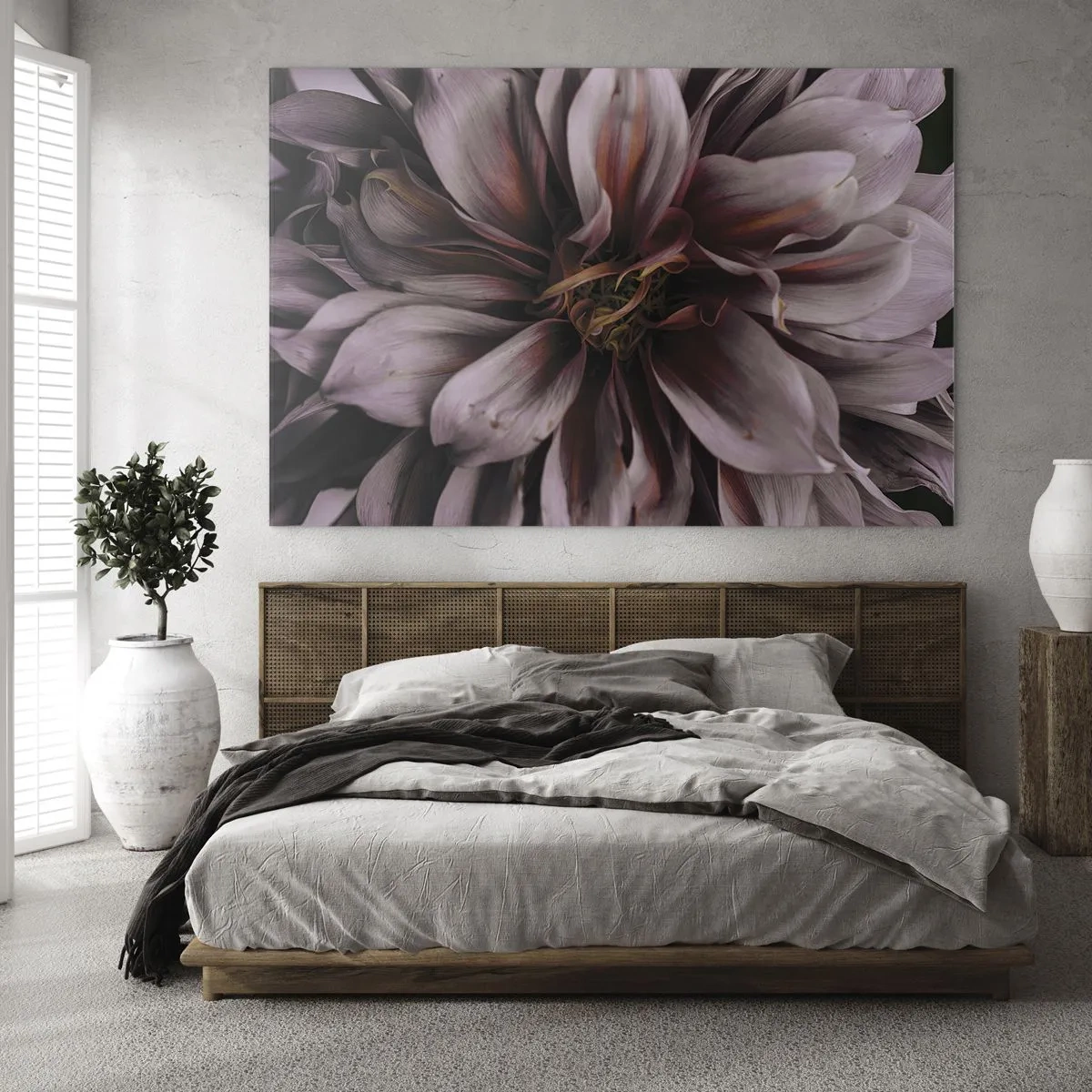 Obraz na skle - Detail tmavého květu s fialovými a vínově červenými okvětními lístky - 70x50cm - Květinové srdce - Moderní nástěnná dekorace do obývacího pokoje a ložnice ARTTOR