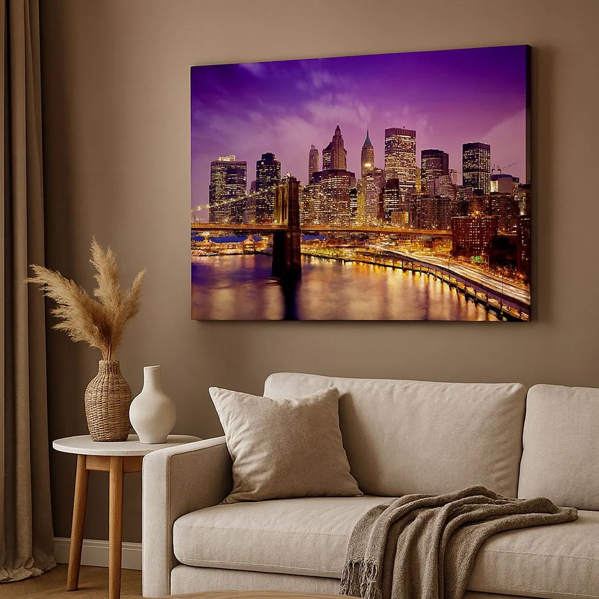 Obraz na plátně - Panorama města s mostem ve večerním světle proti fialové obloze - 70x50cm - Fialovo-zlatý Manhattan - Moderní nástěnná dekorace do obývacího pokoje a ložnice ARTTOR