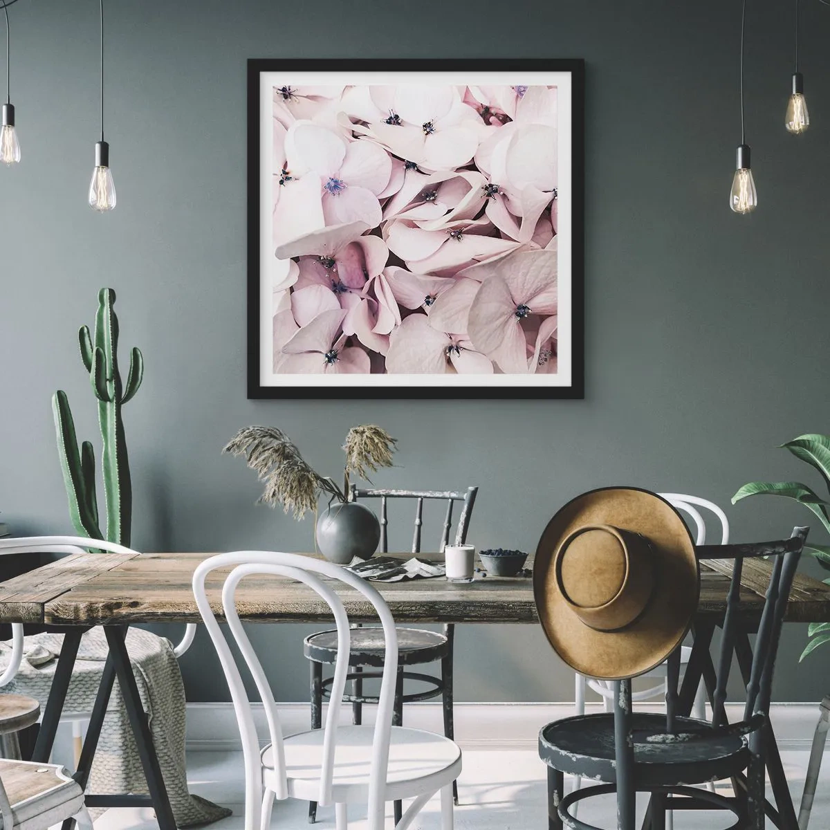 Plakát v černém rámu - V záplavě květin - 60x60 cm